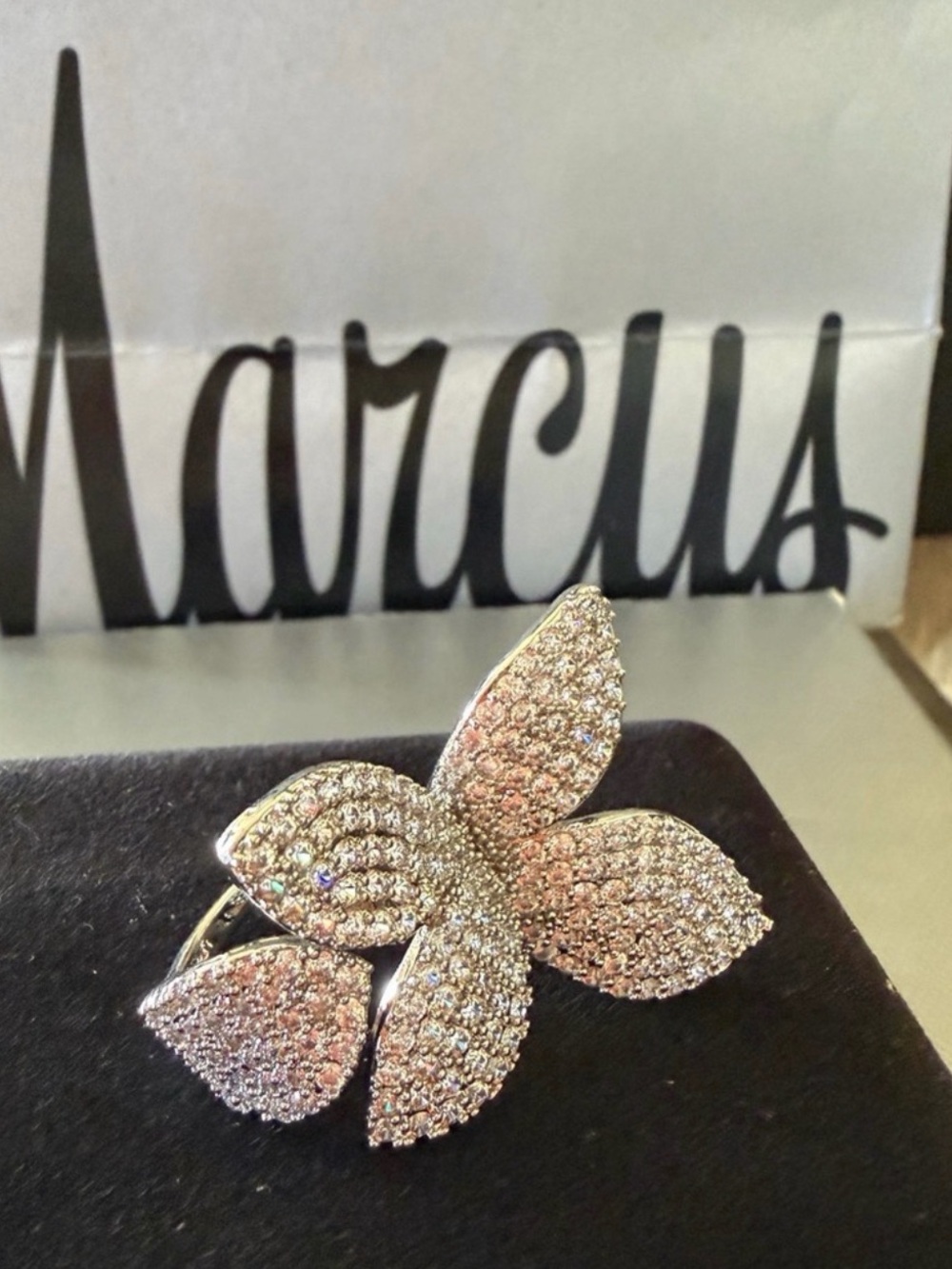 SEGRETI Flower Ring 18k white gold $5000